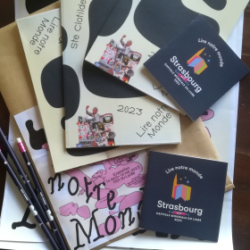 Livre-affiche de l'exposition Lire notre monde : Un autre regard