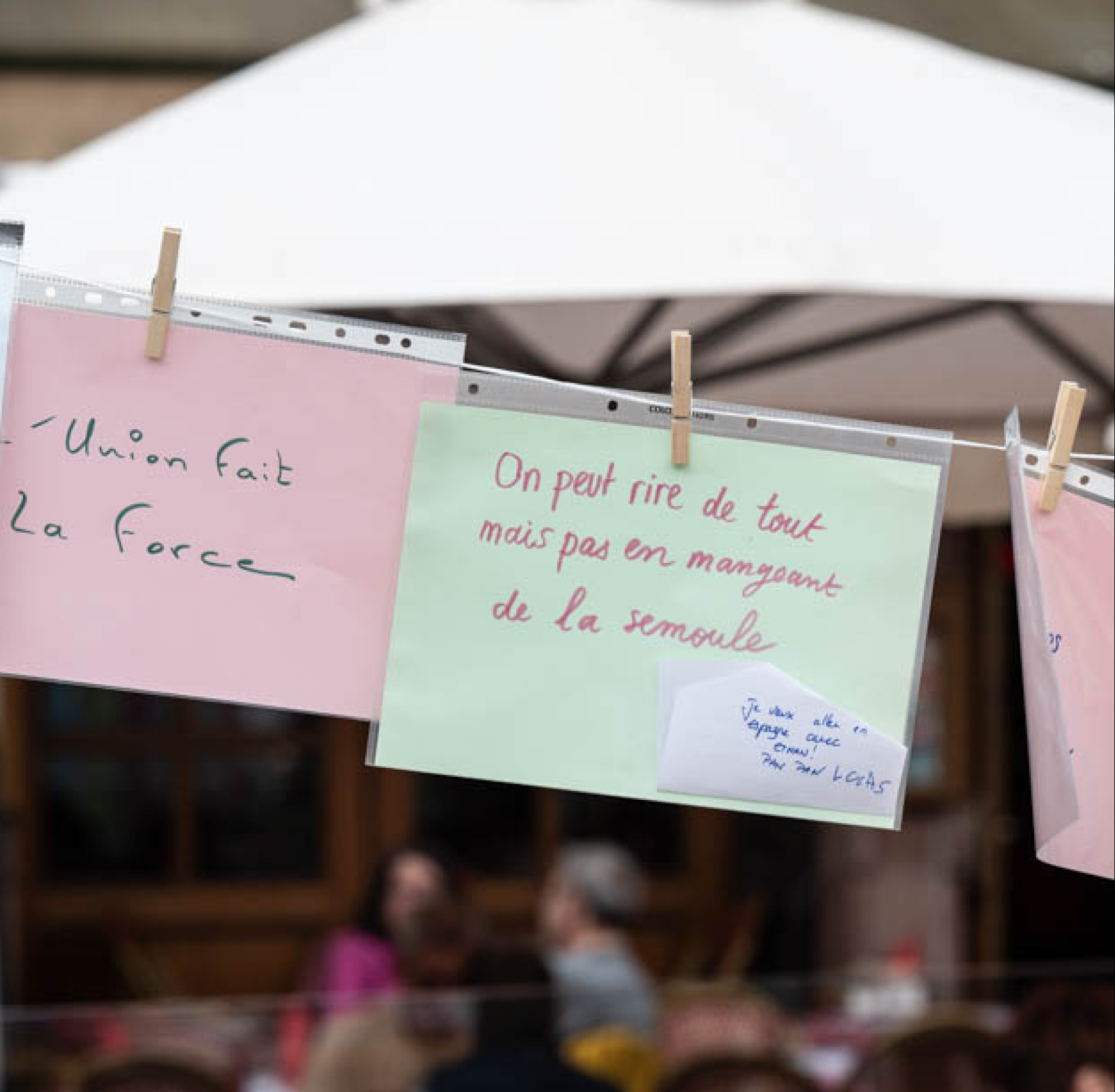 Citations : On peut rire de tout, mais en mangeant de la semoule, l'union fait la force, A chaque jour suffit sa peine