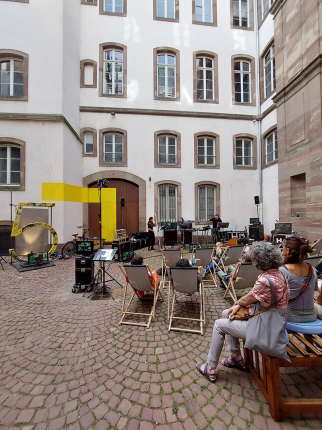 Concert dans la cour du 5e Lieu