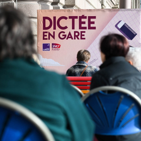 dictée en gare